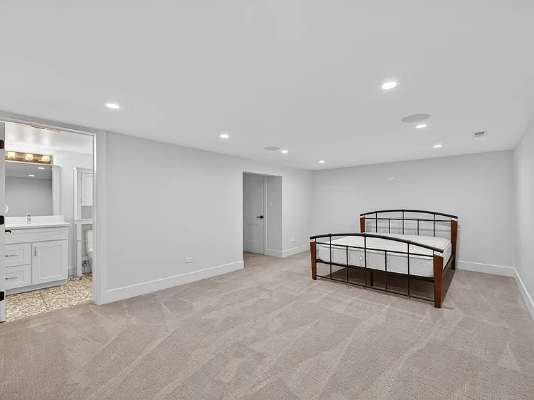 13 Eton Ct — Photo 19