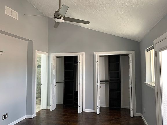 2nd image of 813 Marie Park Dr NE