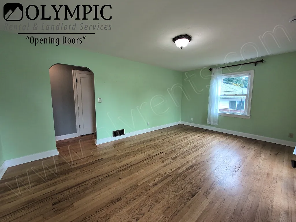 Unique 4 bed + office 2 bath home in SE Olympia! — Photo 3