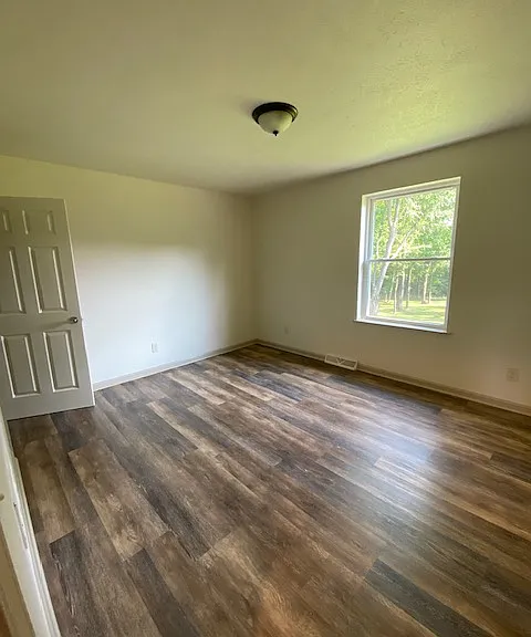 213-215 Old Brick Rd — Photo 18