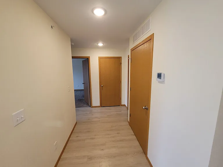 1 Hundred West Apartments — Photo 14