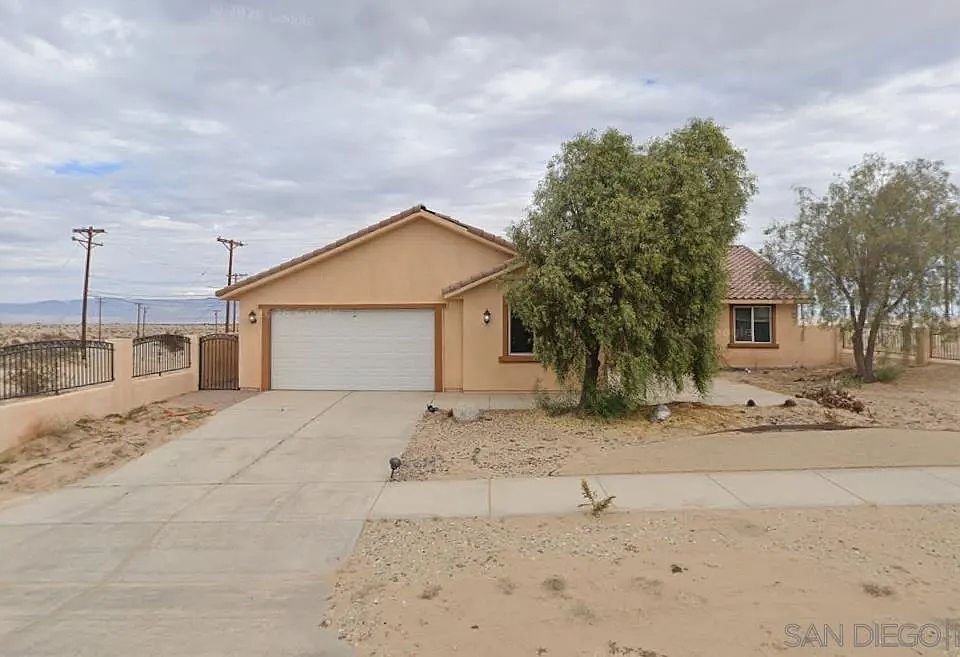 1st image of 2316 Lark Ct