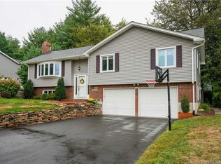143 Westwood Dr, Wethersfield, CT 06109