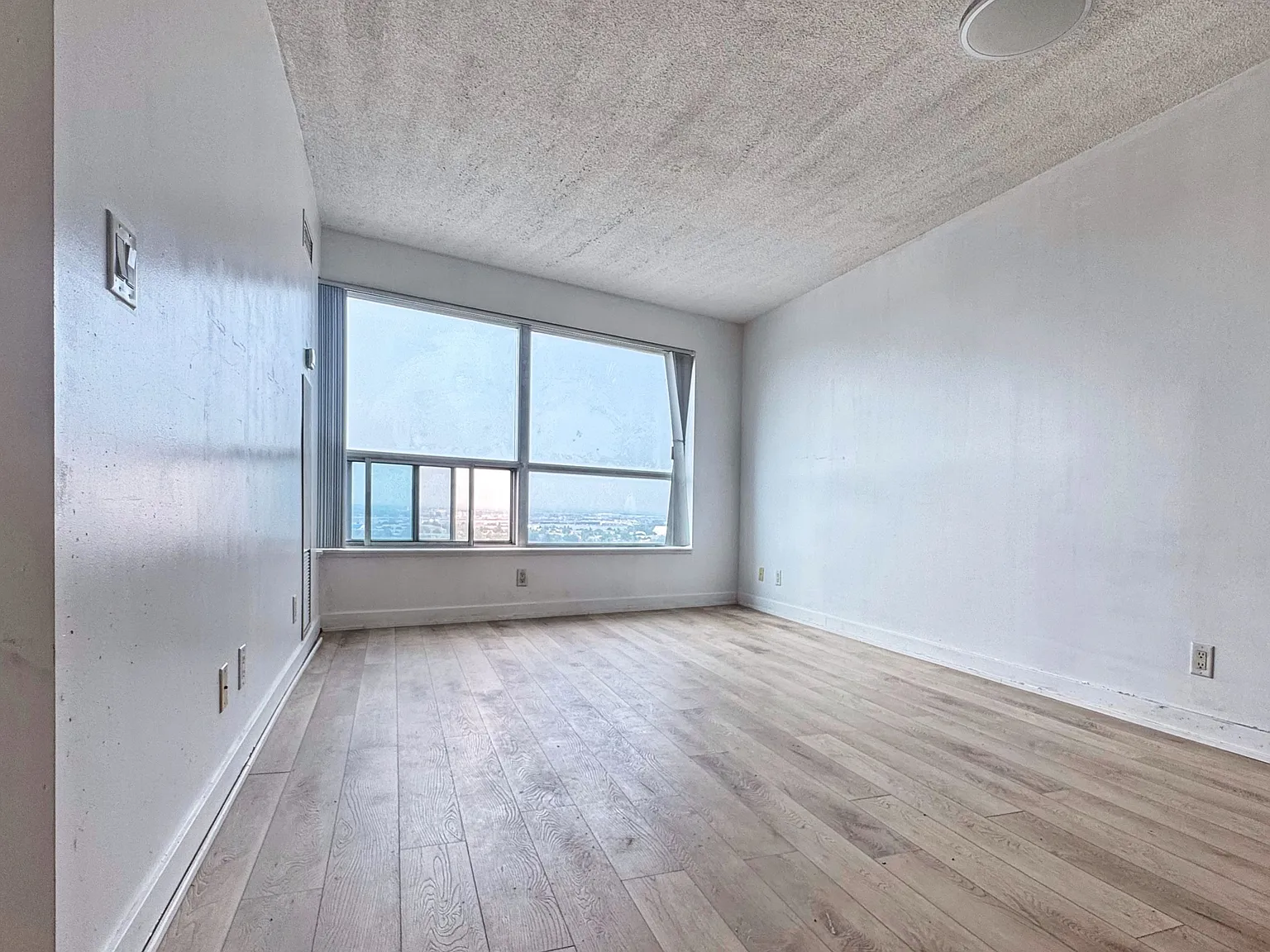 2 bed, $2,300 — Photo 3