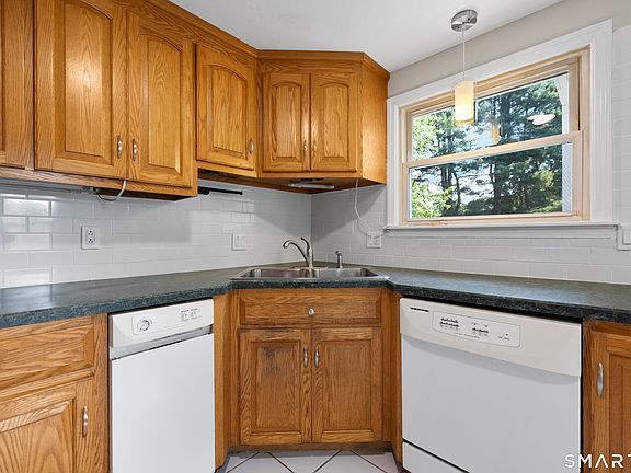 5th image of 631 Burritt Street