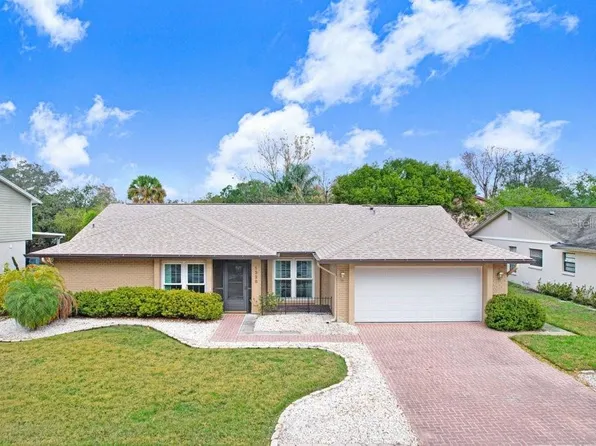 1328 Corner Oaks Dr, Brandon, FL 33510