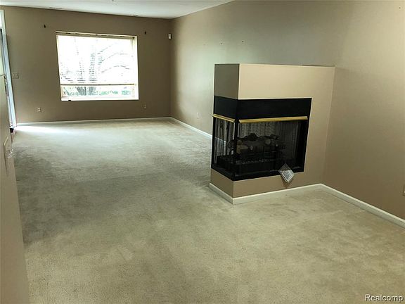 5th image of 39479 Springwater Dr