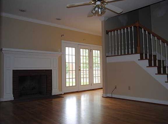 2nd image of 146 Kensington Dr