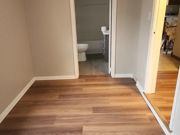 211 E Harrison St — Photo 9