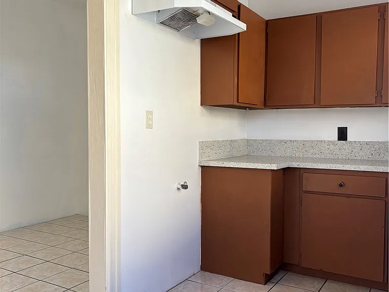 6522 Estrella Ave — Photo 12