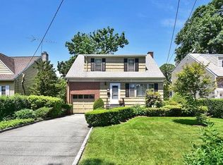 105 Lyons Rd, Scarsdale, NY 10583
