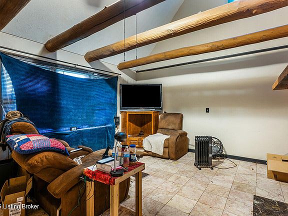 3rd image of 287 Jones School Rd