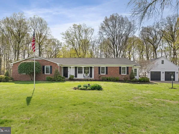 19728 Gleedsville Rd, Leesburg, VA 20175