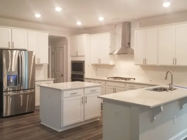 6141 Giddings St, Raleigh, NC 27616