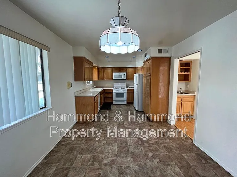 9000 Vanalden Ave #106 — Photo 7
