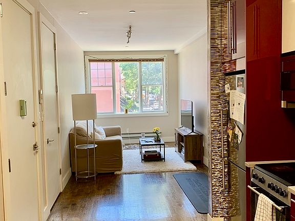 5th image of 1 Lexington Ave #2C