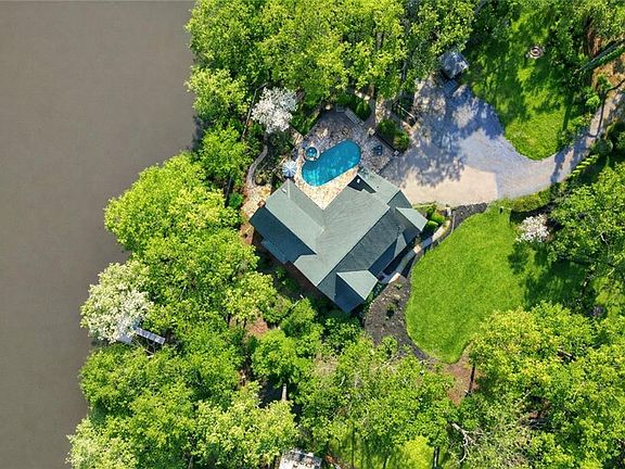 2nd image of 3185 Raskarity Rd