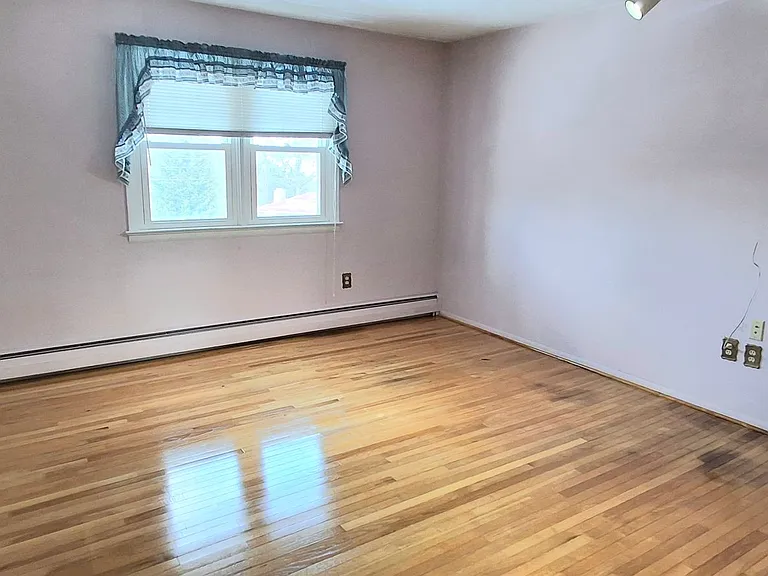 10 Carson Ln — Photo 17