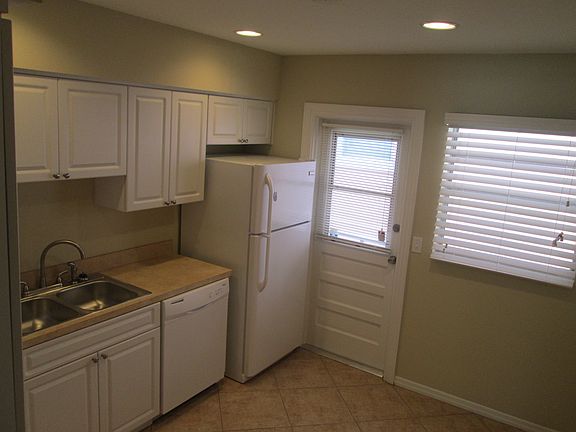 Kitchen pic 1