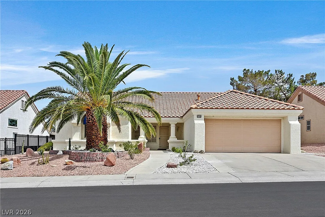 2 bed, 2.0 bath, 1653 sqft, $2,100 — Photo 1