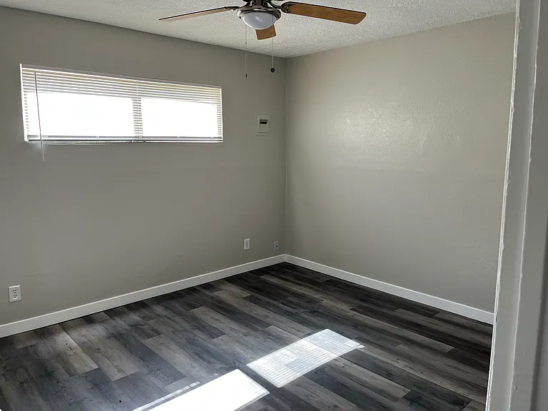 Totally Remodeled 2 Bedroom Apartment In Ridgecrest — Photo 12