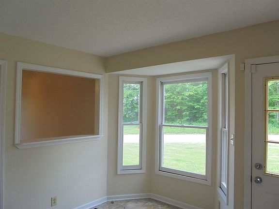 4th image of 2746 Union Hall Rd