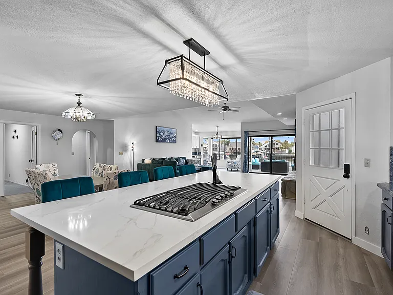 1954 Seal Way — Photo 14