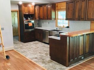 558 Pilots Cove Ln, Yellville, AR 72687