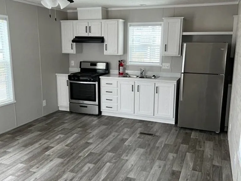 3011 Garfield Rd N #5 — Photo 2