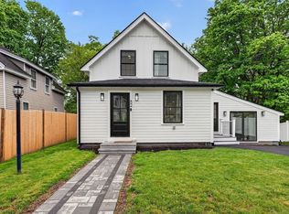 52 High St, Hudson, MA 01749