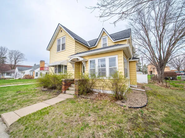 200 3rd St SW, Pine Island, MN 55963