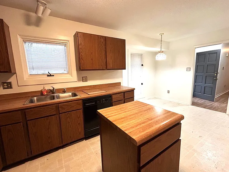 3112 Avondale Ct — Photo 4