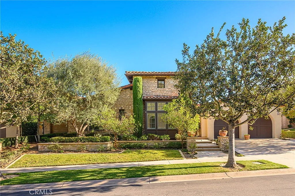 4 bed, 3.5 bath, 3854 sqft, $14,800 — Photo 3