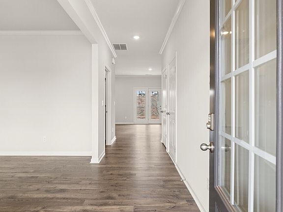 2nd image of 206 Thompson Ridge Ln