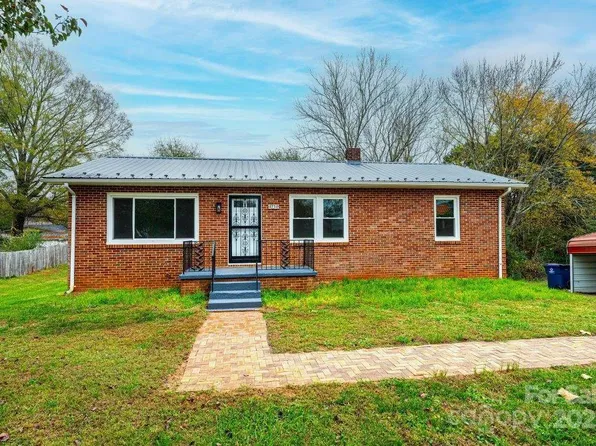 2752 21st St NE, Hickory, NC 28601