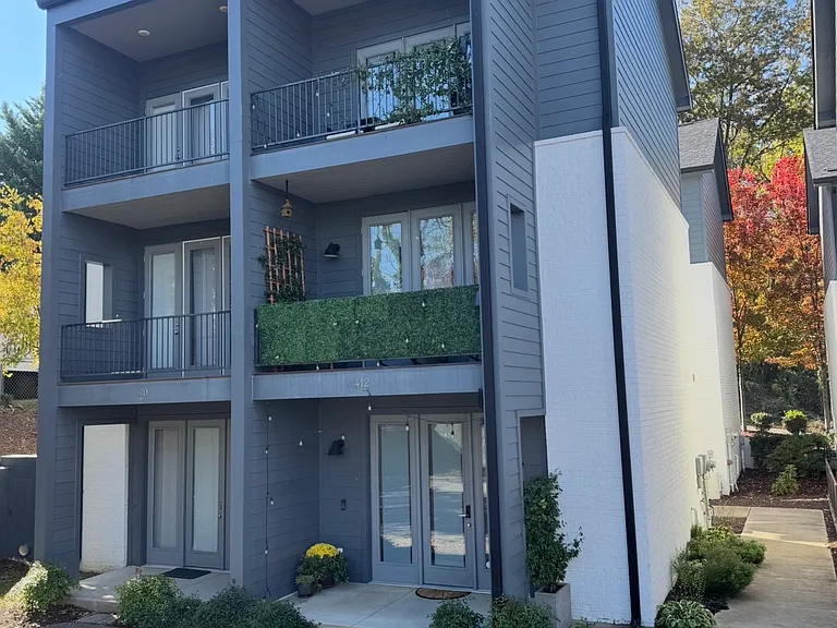 412 Ziegler St — Photo 3