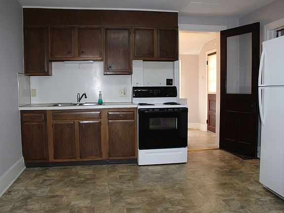 2nd image of 307 Lincoln Way E #E