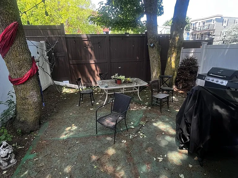 7 Grant St #1F — Photo 9