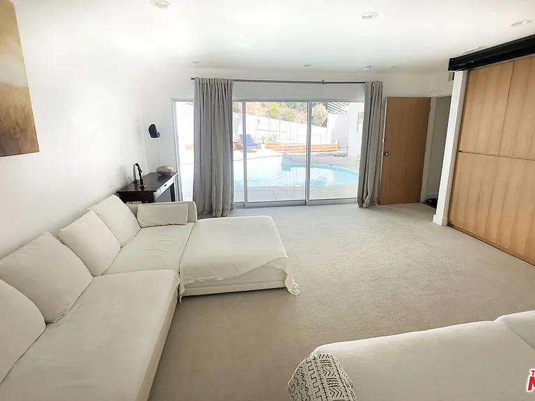 2690 Zorada Dr — Photo 34