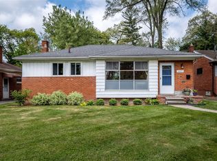 24271 Ithaca St, Oak Park, MI 48237