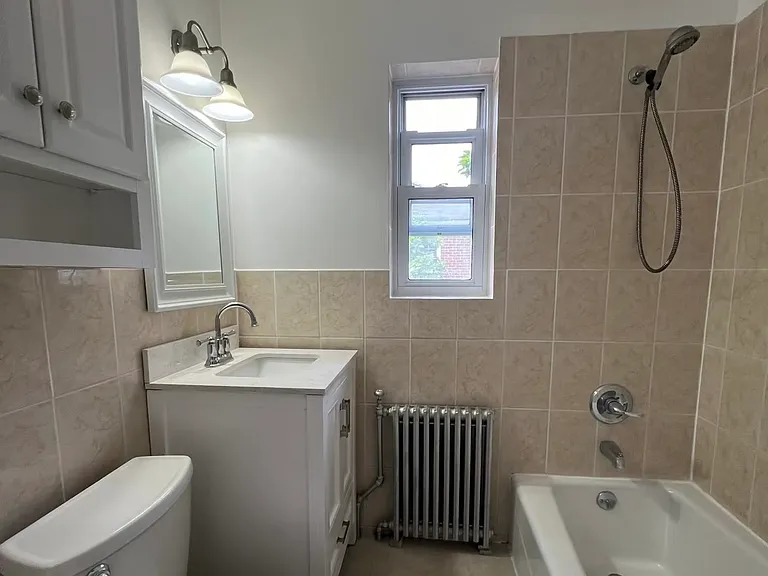 28 Linden St #2 — Photo 7