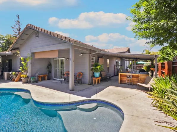 147 Robin Ct, Galt, CA 95632
