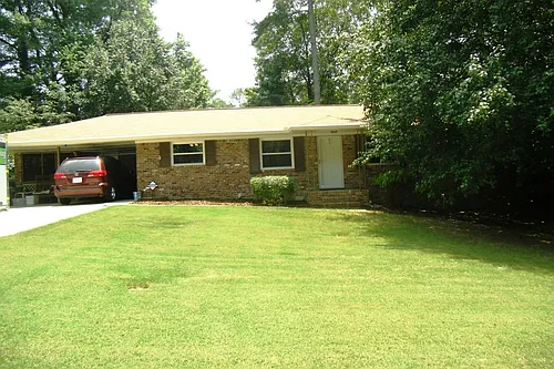2604 Princess Ln SE Photo 1