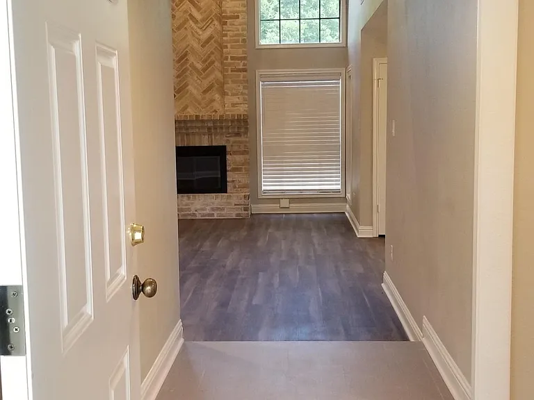 2523 Castle Pl — Photo 5