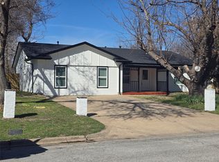 8017 Donegal Ln, North Richland Hills, TX 76180