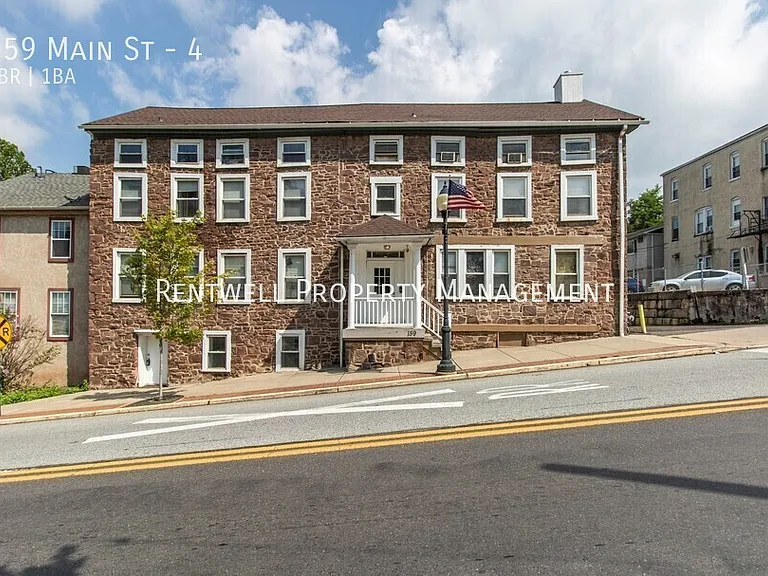 159 Main St #4 — Photo 1