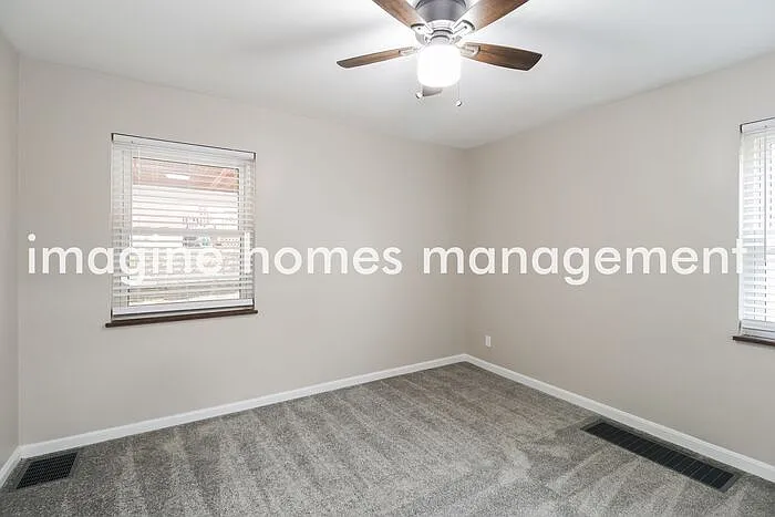 5545 Vogel Rd — Photo 5