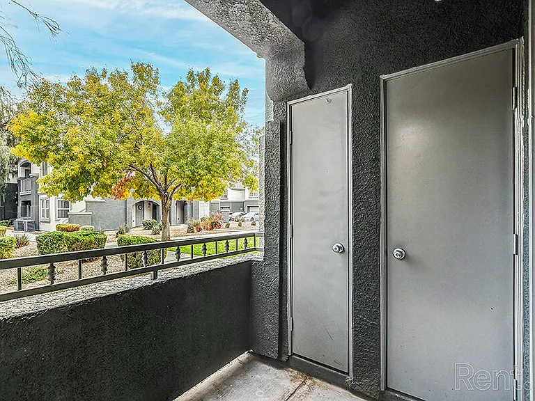 Fleetwood Apartments — Photo 27