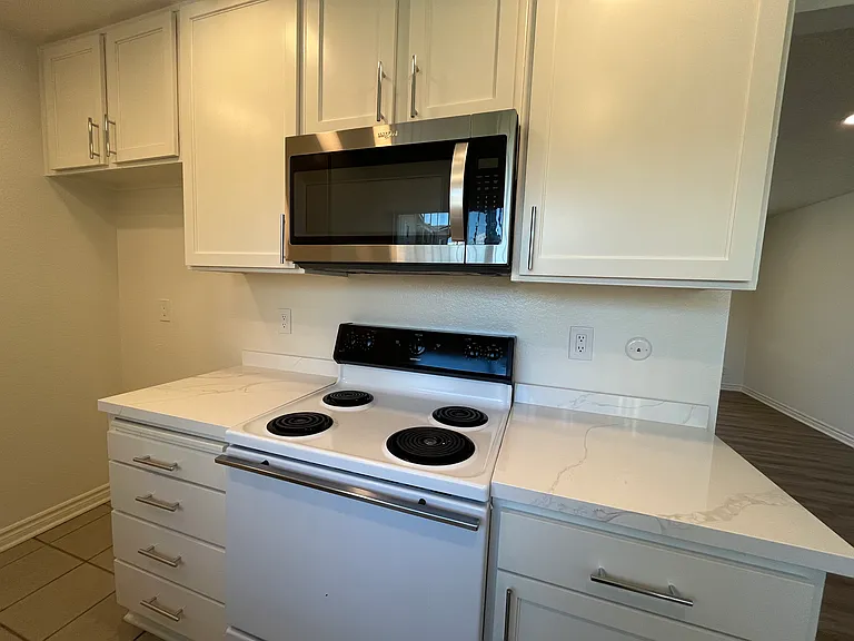 Chapman Meadows Apartments — Photo 21
