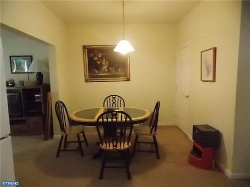 5th image of 1032 Merchant St